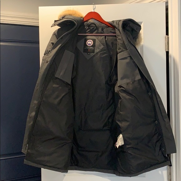 Canada Goose Shelburne parka jacket. Size S/P - Picture 15 of 17